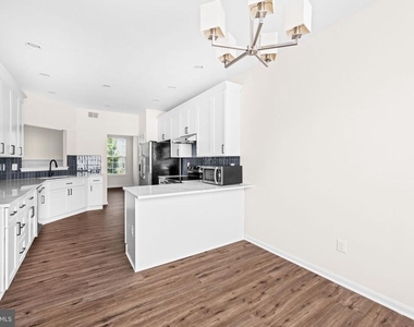2902 Jessica Court - Photo Thumbnail 17