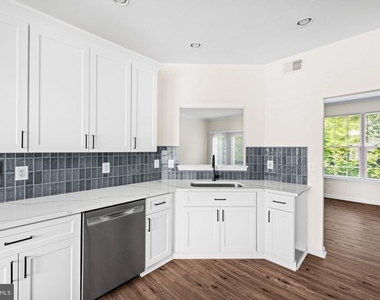2902 Jessica Court - Photo Thumbnail 9