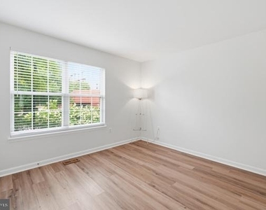 11876 Breton Court - Photo Thumbnail 14
