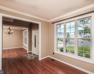 109 Kabardin Court - Photo Thumbnail 5