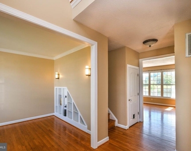 109 Kabardin Court - Photo Thumbnail 2