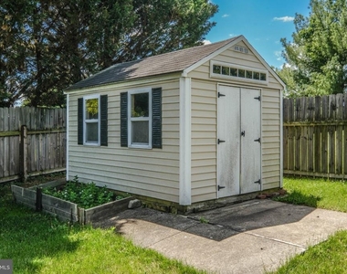 109 Kabardin Court - Photo Thumbnail 47
