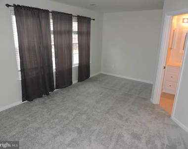 207c Fernwood Place - Photo Thumbnail 11