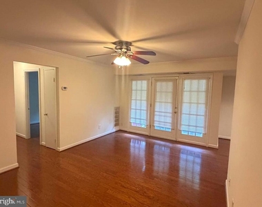 3814 Lyndhurst Drive - Photo Thumbnail 2