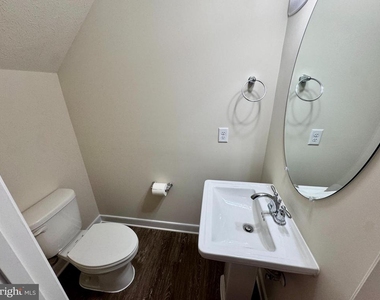 1008 Wicklow Drive - Photo Thumbnail 4
