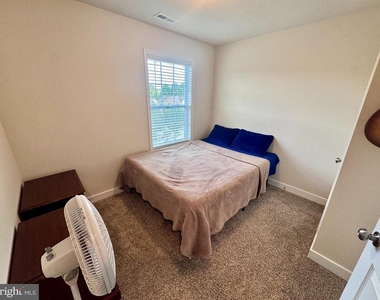 1008 Wicklow Drive - Photo Thumbnail 24