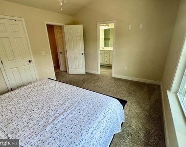 1008 Wicklow Drive - Photo Thumbnail 17