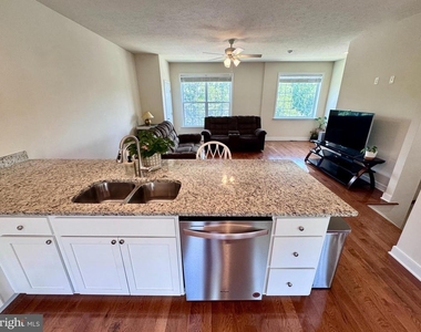 1008 Wicklow Drive - Photo Thumbnail 8