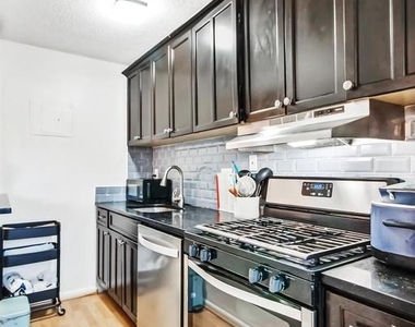 2500 N Van Dorn Street - Photo Thumbnail 4