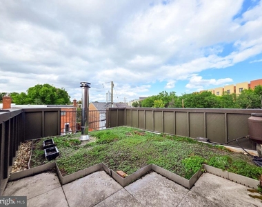536 E Glendale Avenue - Photo Thumbnail 17