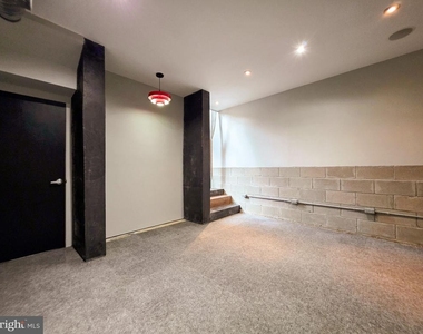 536 E Glendale Avenue - Photo Thumbnail 18