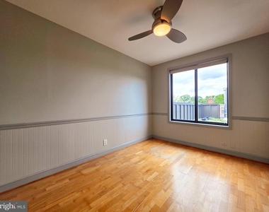 536 E Glendale Avenue - Photo Thumbnail 15