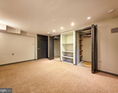536 E Glendale Avenue - Photo Thumbnail 22