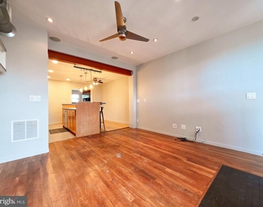 536 E Glendale Avenue - Photo Thumbnail 7