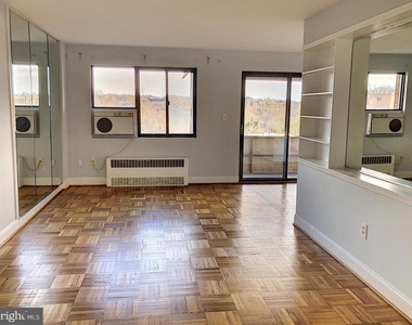 1573 N Colonial Terrace - Photo Thumbnail 3