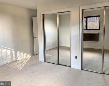1573 N Colonial Terrace - Photo Thumbnail 10
