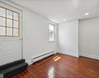 2201 S Hicks Street - Photo Thumbnail 8