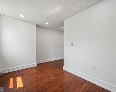2201 S Hicks Street - Photo Thumbnail 9