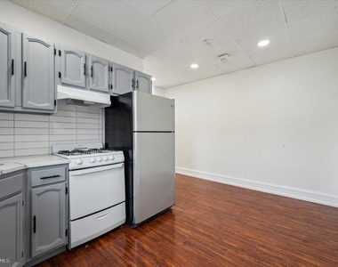 2201 S Hicks Street - Photo Thumbnail 6