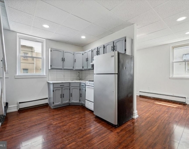 2201 S Hicks Street - Photo Thumbnail 3