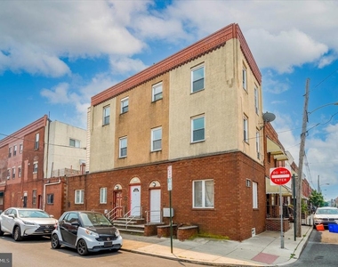 2201 S Hicks Street - Photo Thumbnail 1