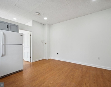 2201 S Hicks Street - Photo Thumbnail 2