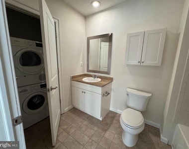 2040 Market Street - Photo Thumbnail 9