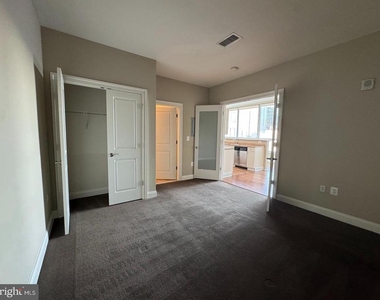 2040 Market Street - Photo Thumbnail 7