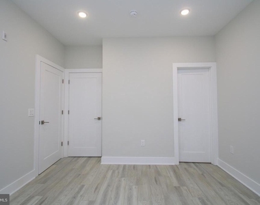 3718 Haverford Avenue - Photo Thumbnail 6