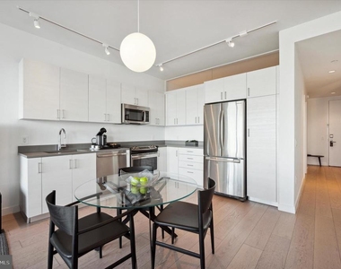 2930 Walnut Street - Photo Thumbnail 7