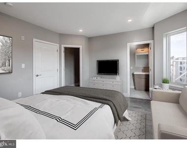 910 N 16th Street - Photo Thumbnail 5