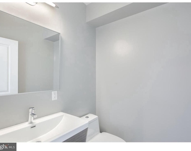 910 N 16th Street - Photo Thumbnail 8