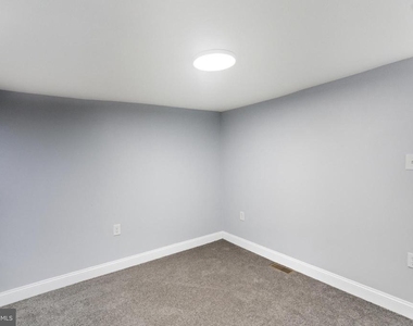 2625 Braddock Street - Photo Thumbnail 8