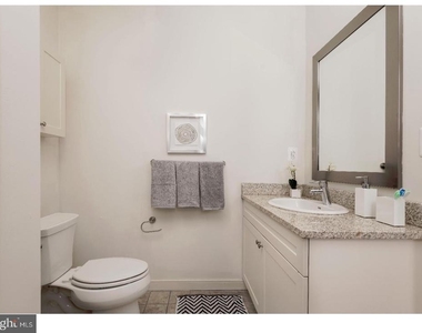 1900 Arch Street - Photo Thumbnail 14