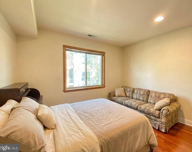 1417 N 17th Street - Photo Thumbnail 8