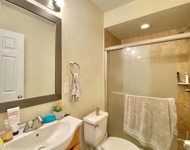 1417 N 17th Street - Photo Thumbnail 4