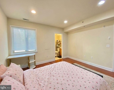 1417 N 17th Street - Photo Thumbnail 6