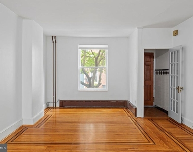 1823 S Hicks Street - Photo Thumbnail 3