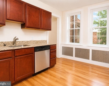 2808 W Girard Avenue - Photo Thumbnail 4