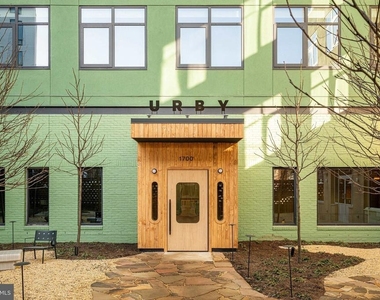 1700 N Front Street - Photo Thumbnail 4