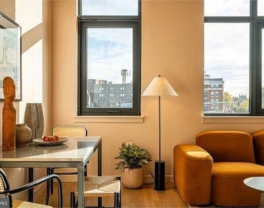 1700 N Front Street - Photo Thumbnail 9