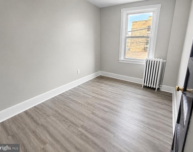 994 Carver Street - Photo Thumbnail 2