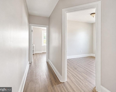 994 Carver Street - Photo Thumbnail 4