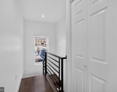 2319 N College Avenue - Photo Thumbnail 12