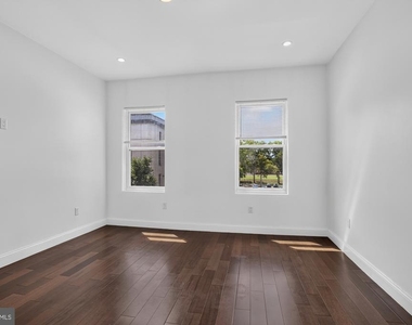 2319 N College Avenue - Photo Thumbnail 17