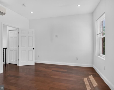 2319 N College Avenue - Photo Thumbnail 16