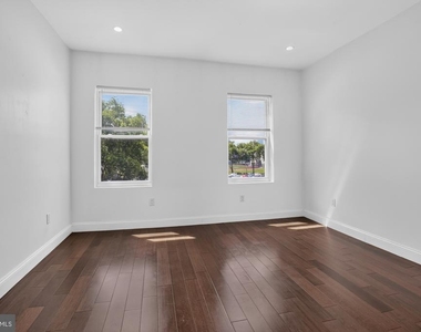 2319 N College Avenue - Photo Thumbnail 13