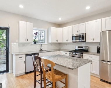 2211 Titan Street - Photo Thumbnail 12