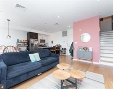 2006 Frankford Avenue - Photo Thumbnail 11