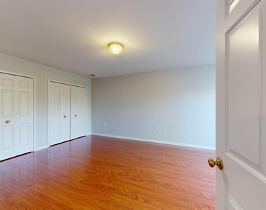 2771 S Knightsbridge Circle - Photo Thumbnail 10